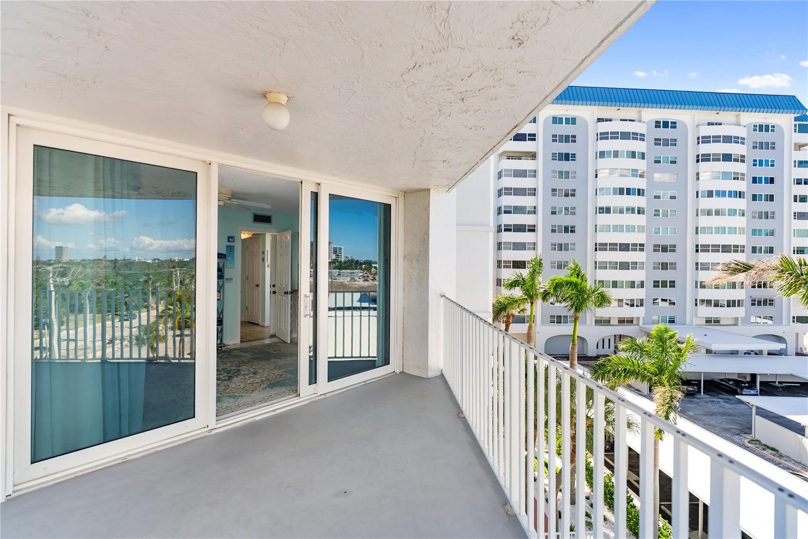 Image 40 of 76 For 1770 Benjamin Franklin Drive 407