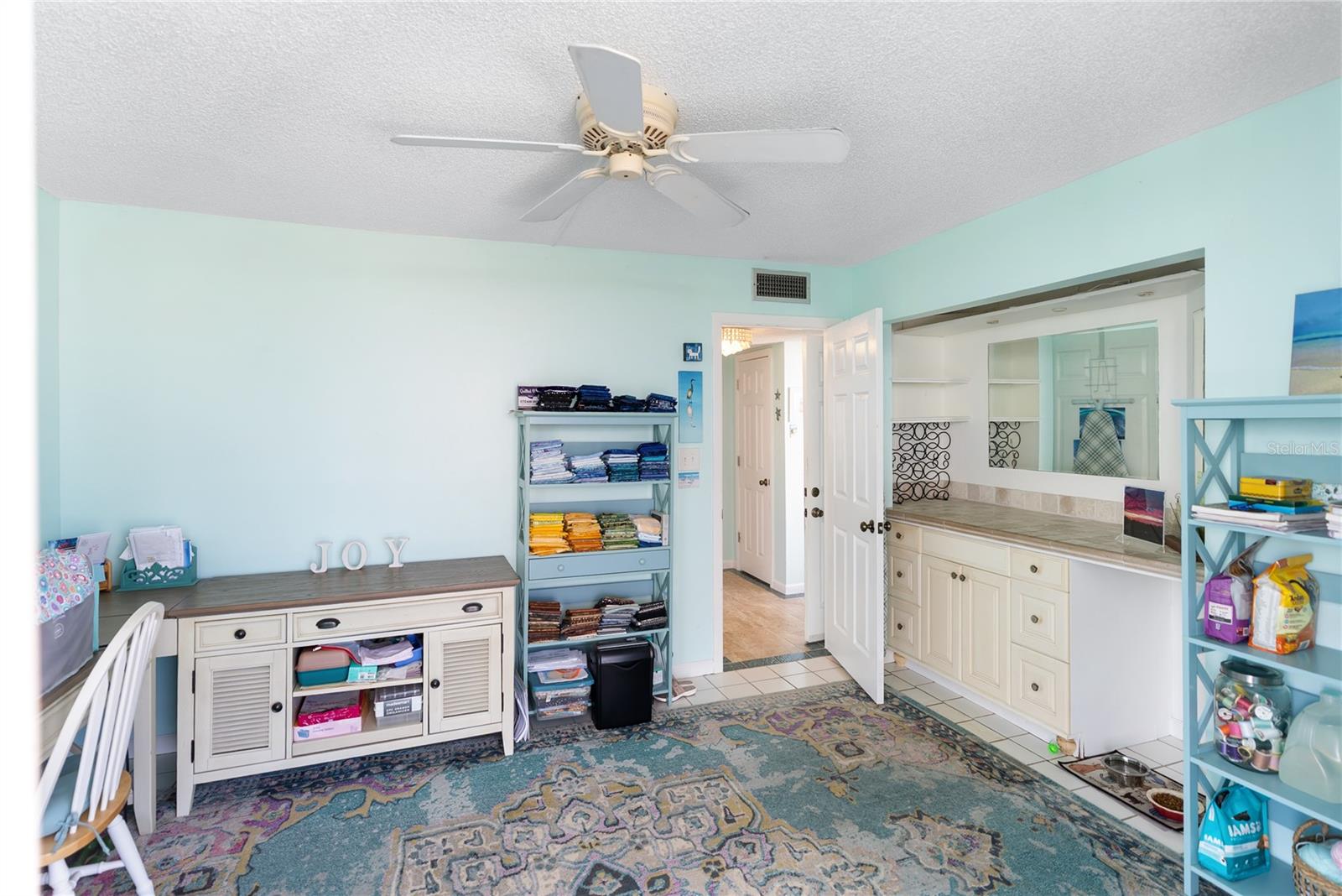 Image 41 of 76 For 1770 Benjamin Franklin Drive 407