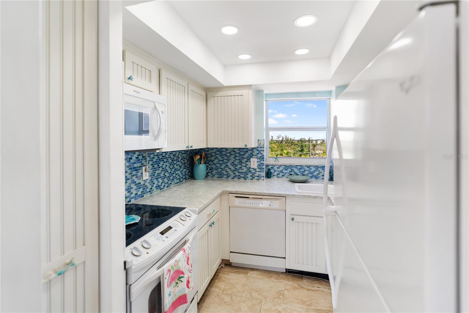 Image 43 of 76 For 1770 Benjamin Franklin Drive 407