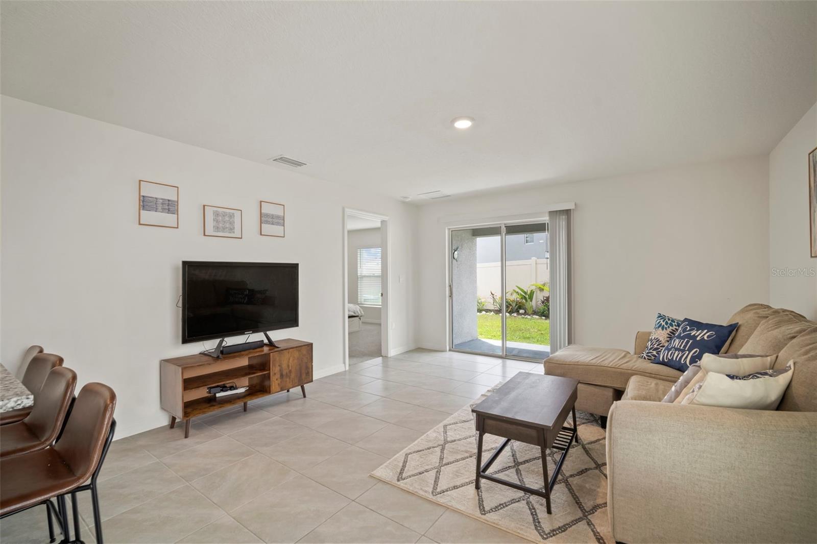 Image 6 of 19 For 37268 Kings Crown Drive