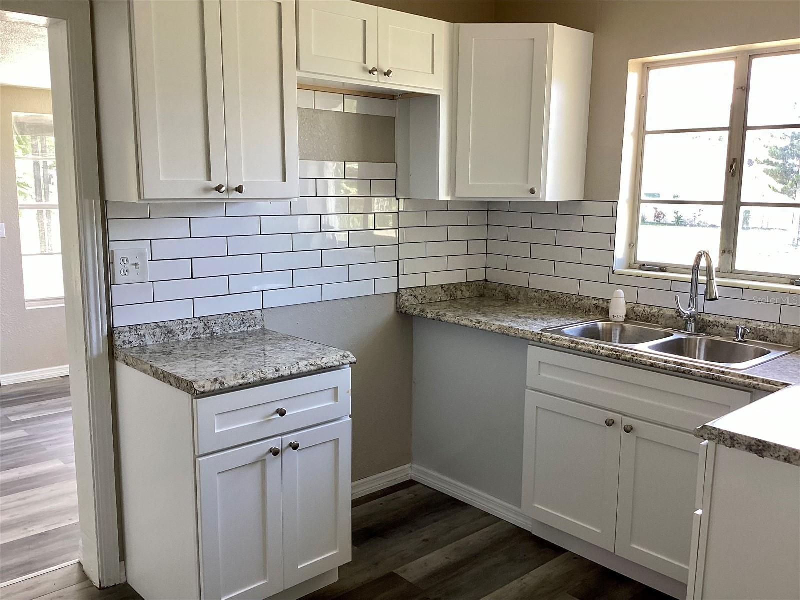 Image 5 of 15 For 2504 38th Avenue W