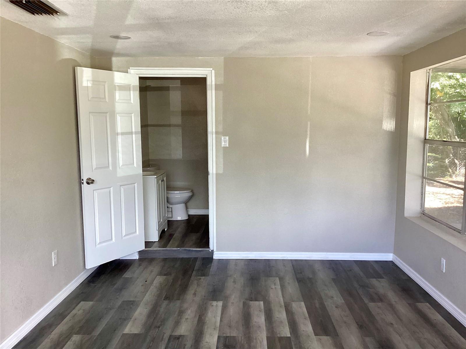 Image 6 of 15 For 2504 38th Avenue W
