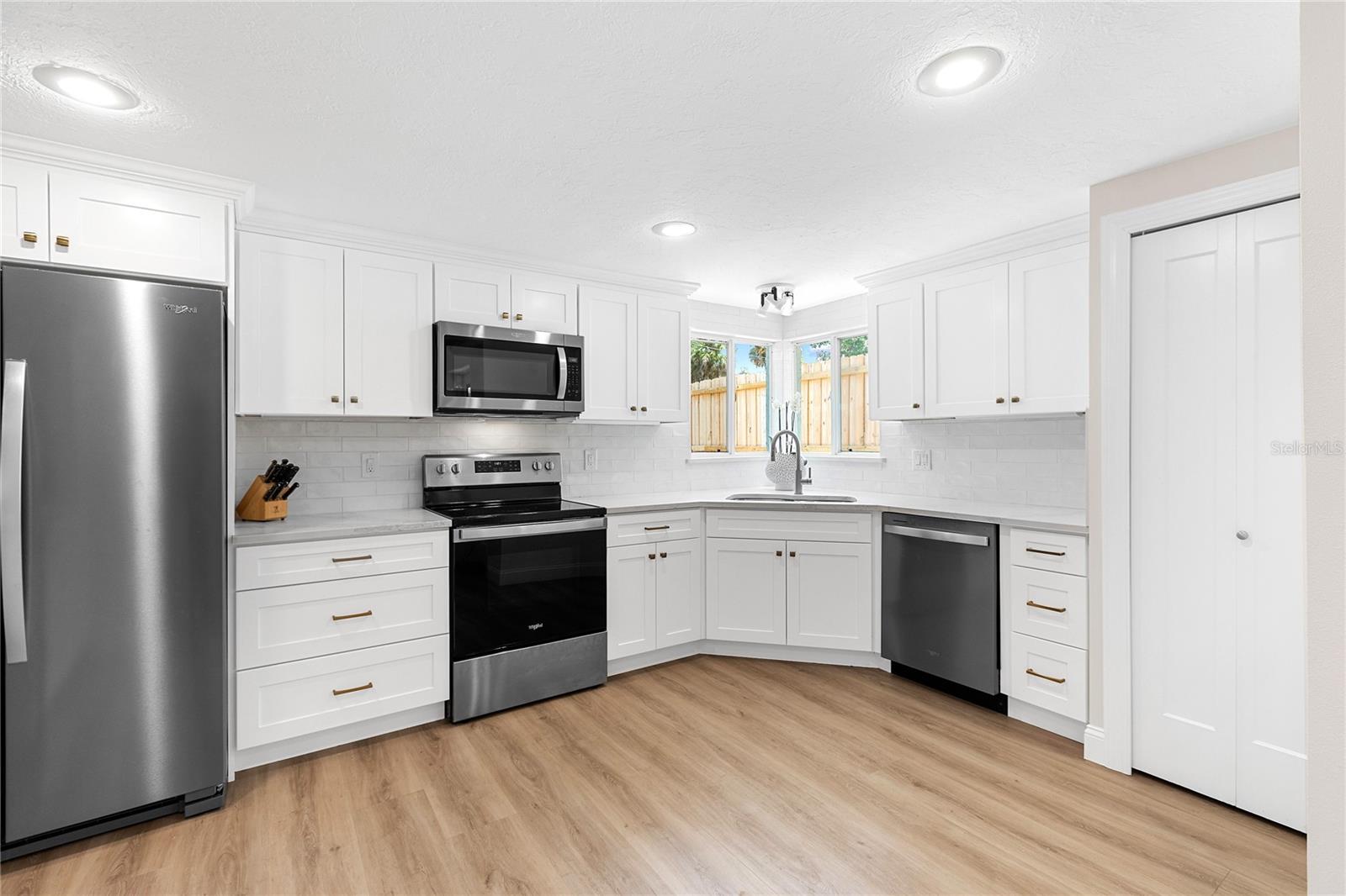 Image 12 of 37 For 5151 Saint Albans Avenue