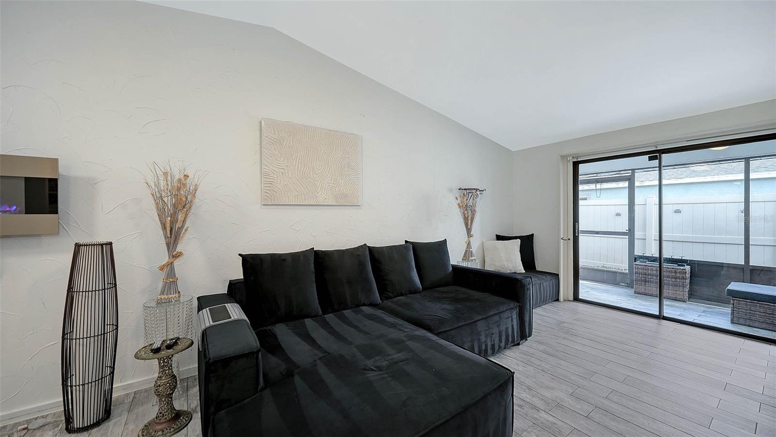 Image 10 of 82 For 5911 39th Avenue W