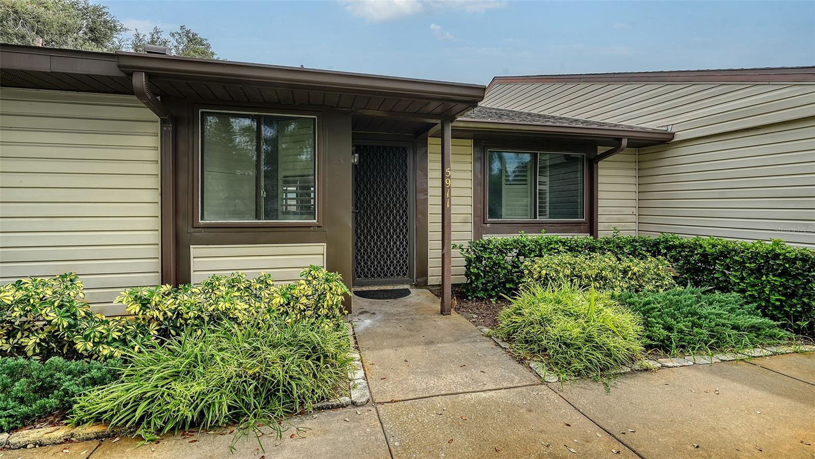 Image 2 of 82 For 5911 39th Avenue W
