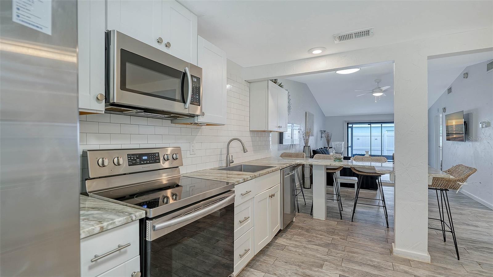 Image 20 of 82 For 5911 39th Avenue W