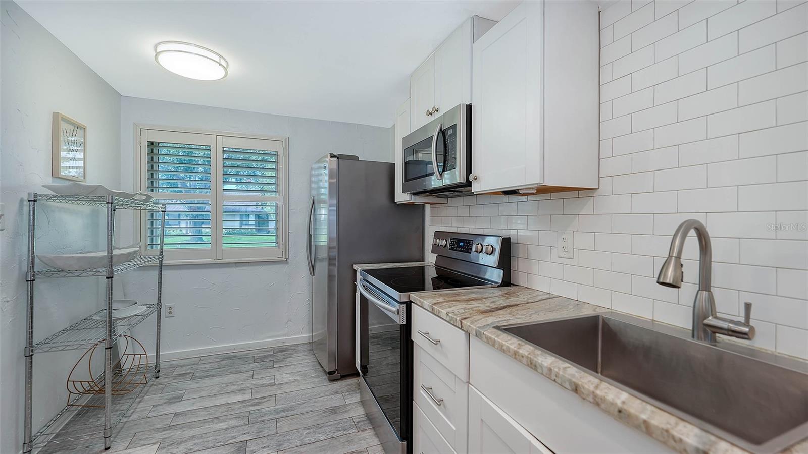 Image 21 of 82 For 5911 39th Avenue W
