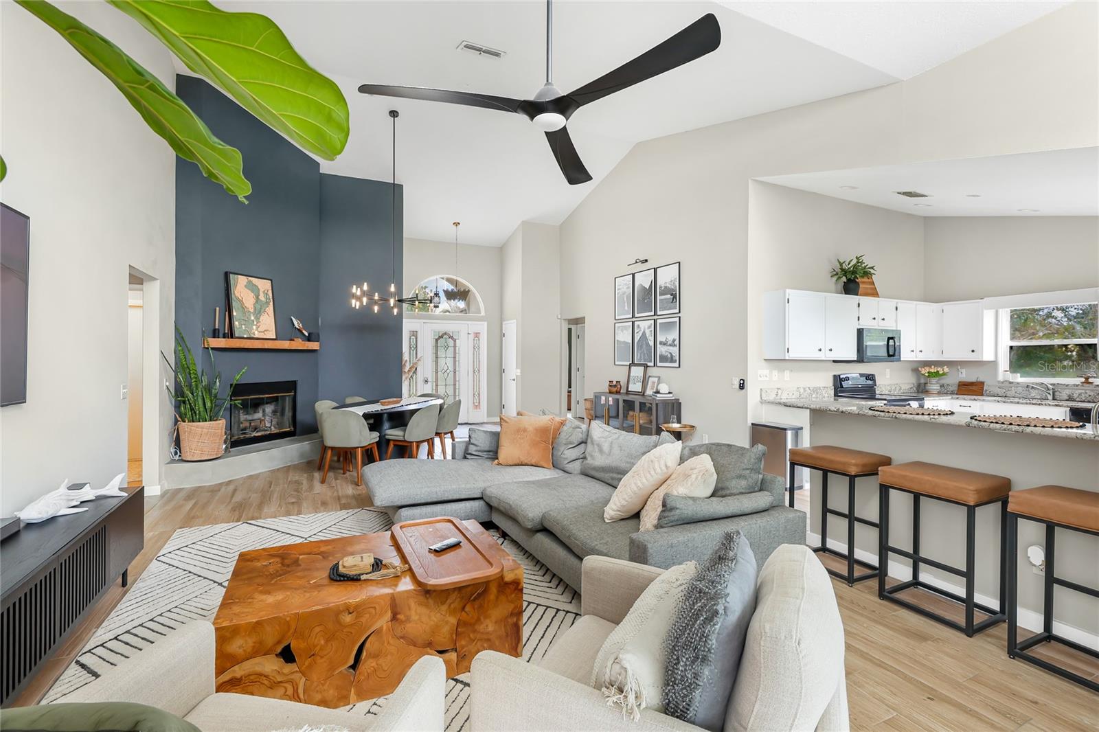 Image 12 of 48 For 4304 14th Avenue E
