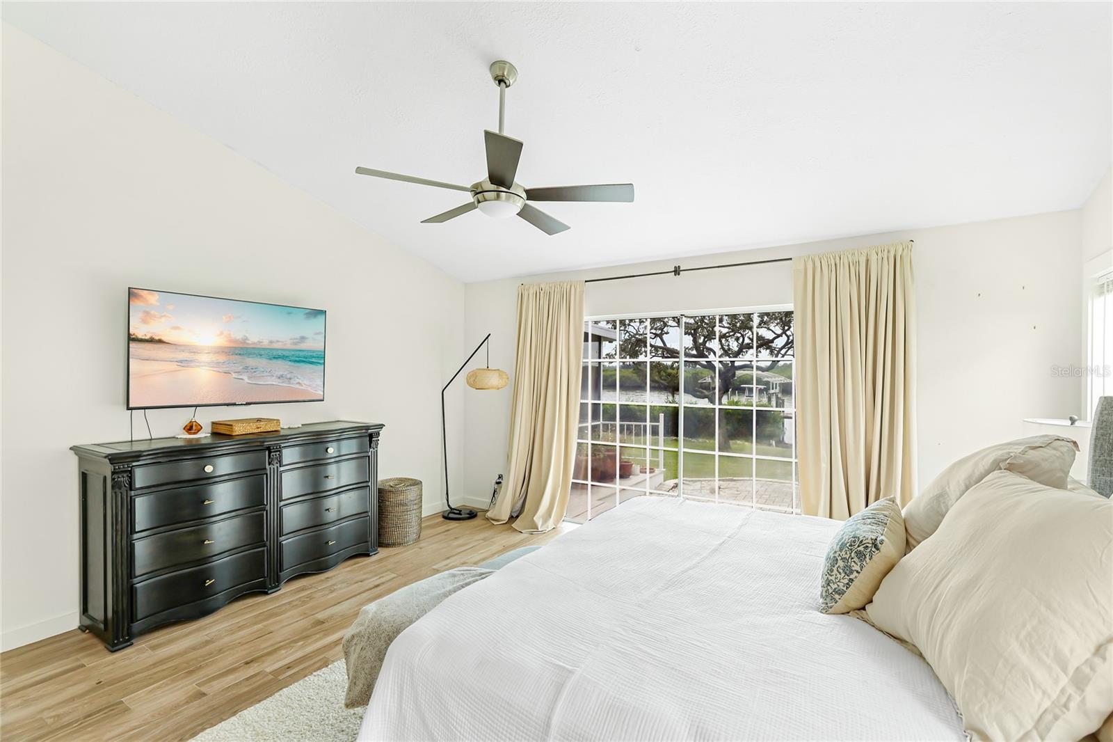 Image 17 of 48 For 4304 14th Avenue E