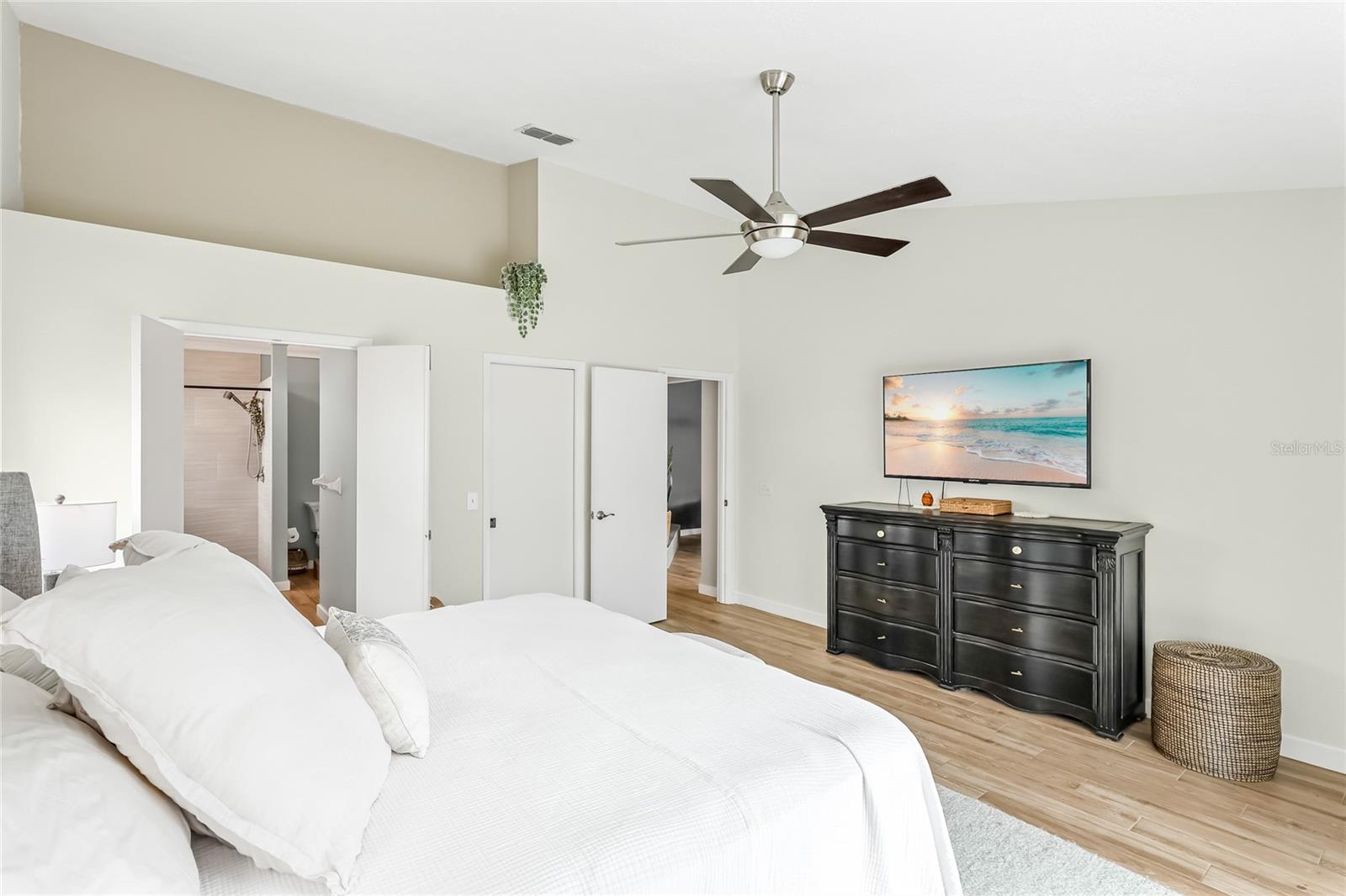 Image 18 of 48 For 4304 14th Avenue E