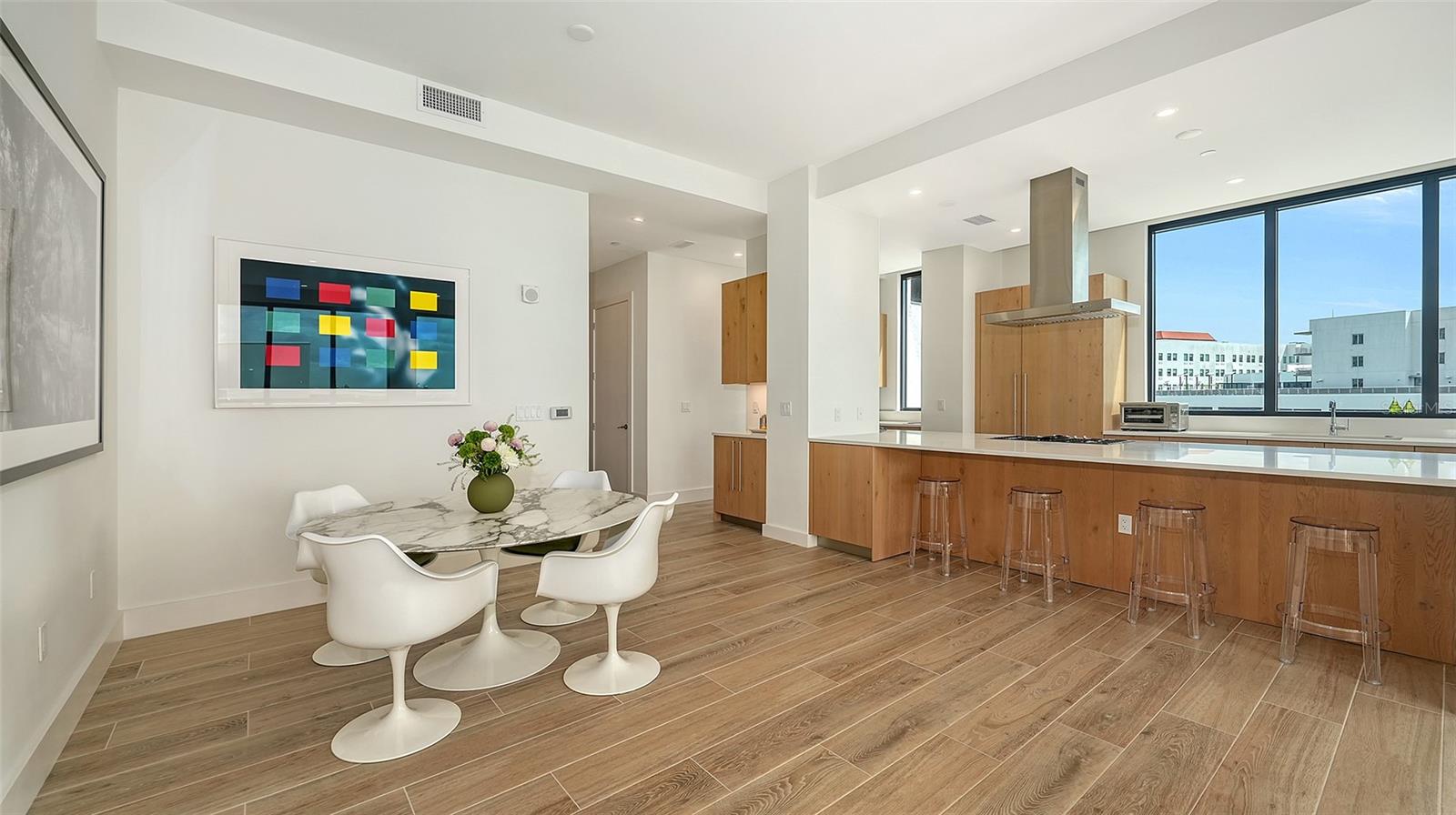Image 14 of 49 For 33 Palm Avenue 701