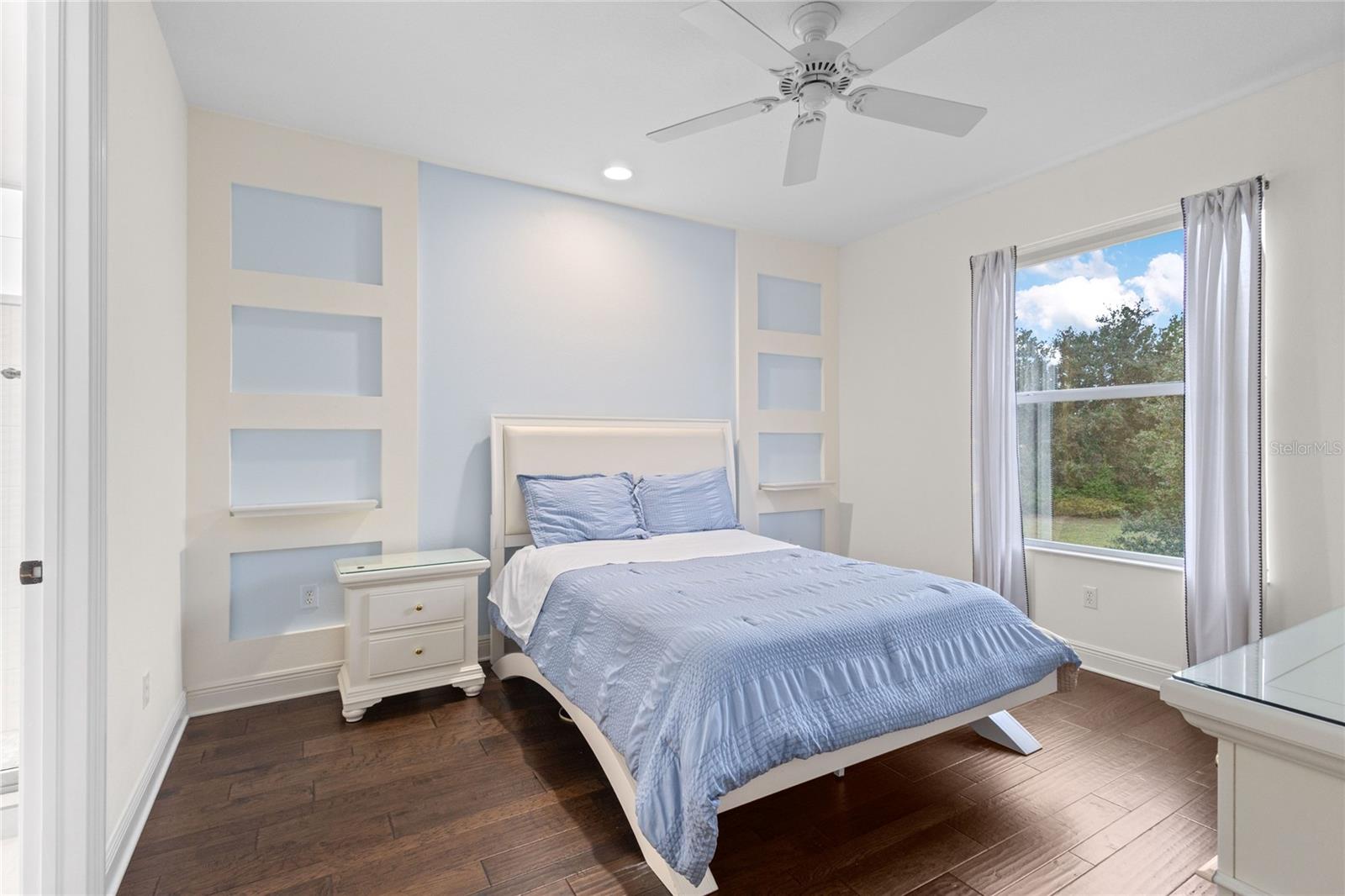 Image 19 of 33 For 6914 Brier Creek Court