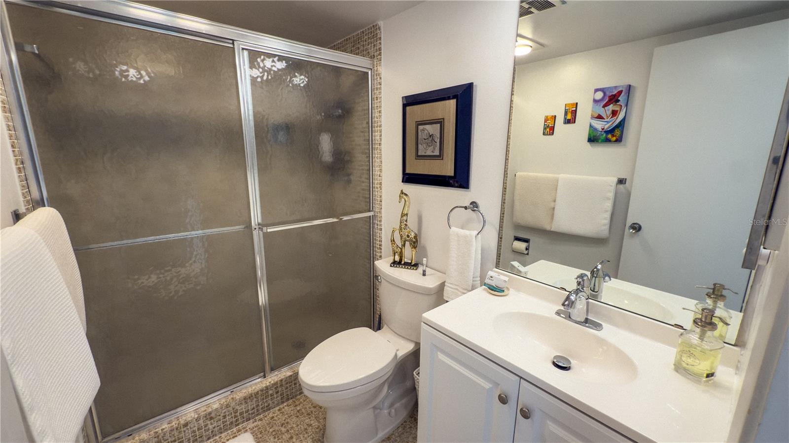 Image 15 of 39 For 7461 Country Club Drive N 209