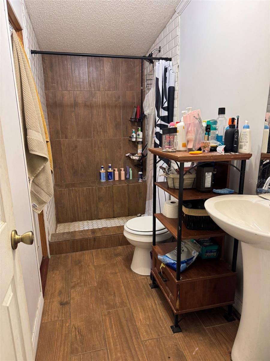 Image 9 of 18 For 17626 Pearlwood Drive