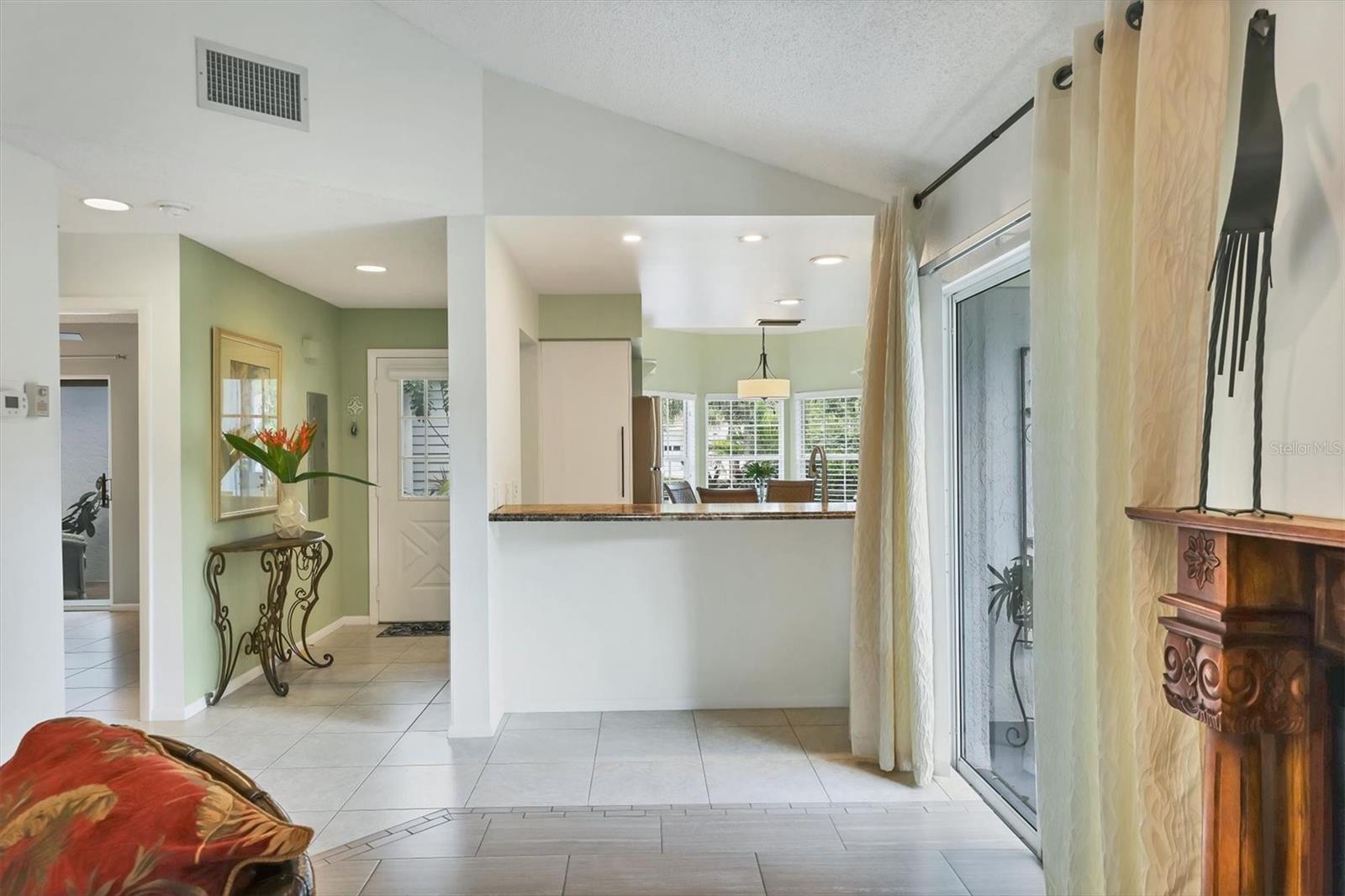 Image 16 of 63 For 6465 Carrington Circle 44