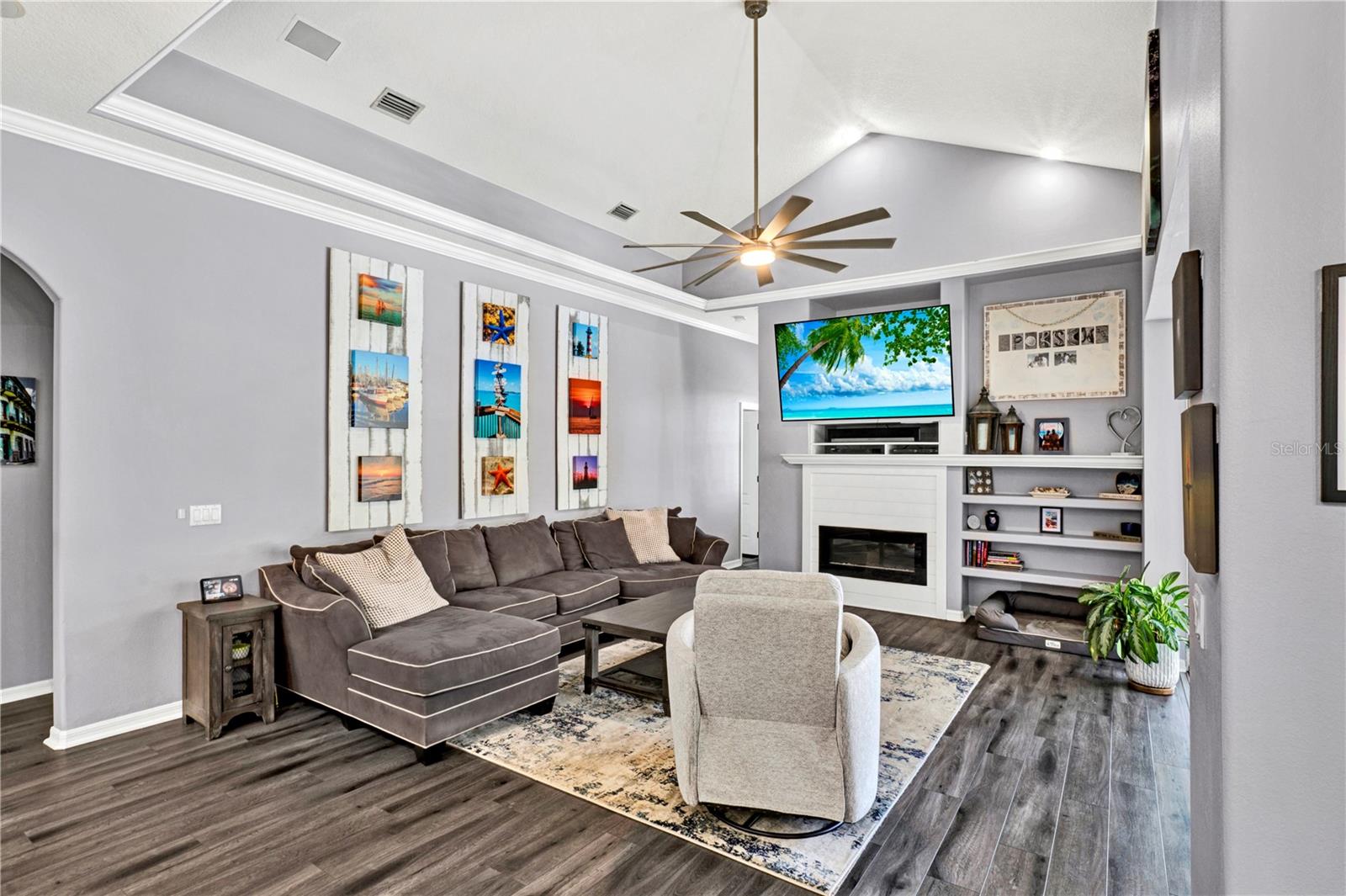 Image 15 of 48 For 12576 Natureview Circle