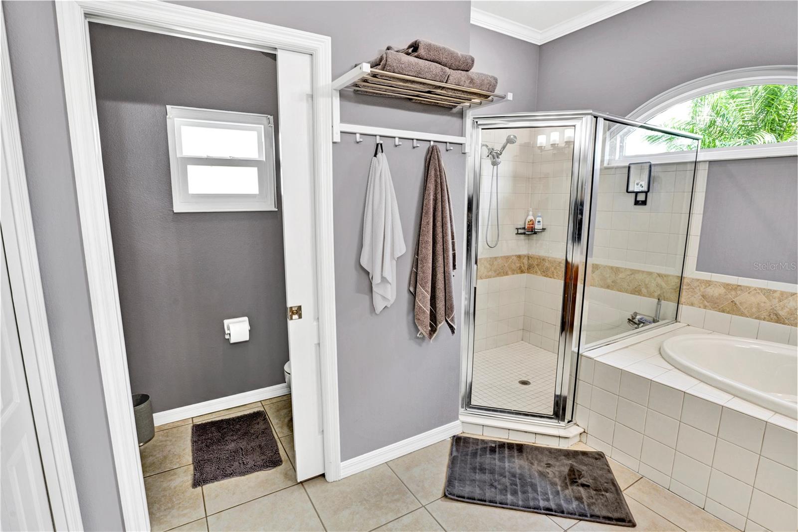 Image 22 of 48 For 12576 Natureview Circle