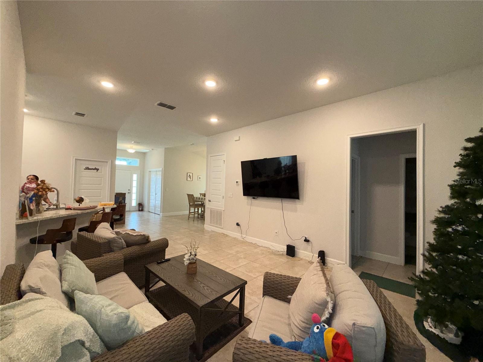 Image 24 of 53 For 14921 Tropical Violet Way