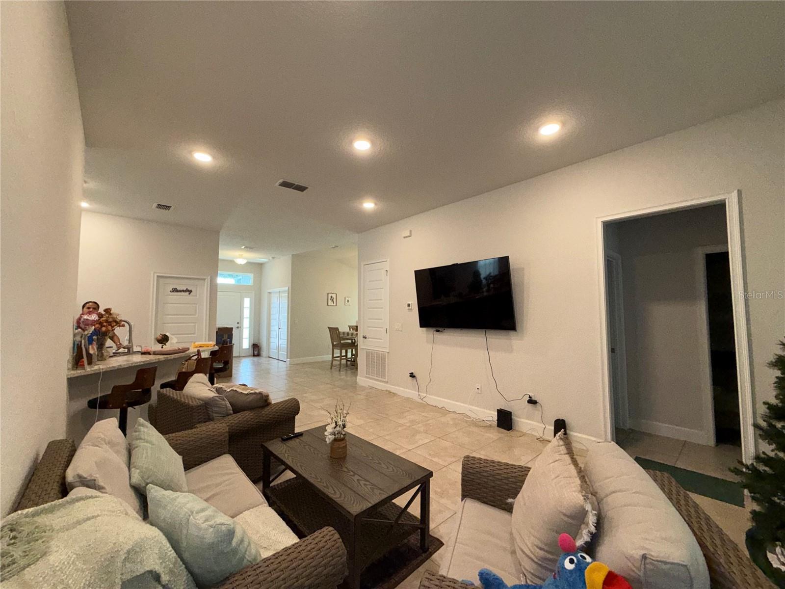 Image 25 of 53 For 14921 Tropical Violet Way