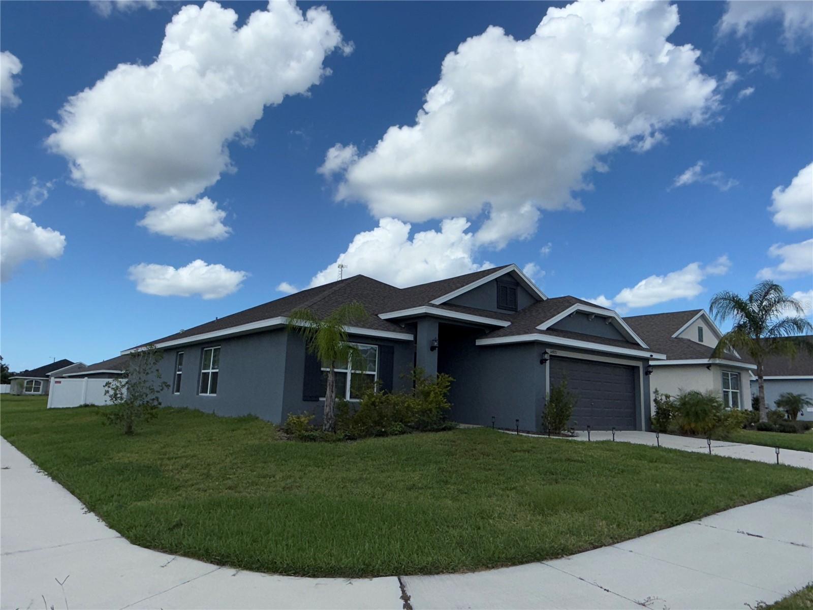 Image 39 of 53 For 14921 Tropical Violet Way