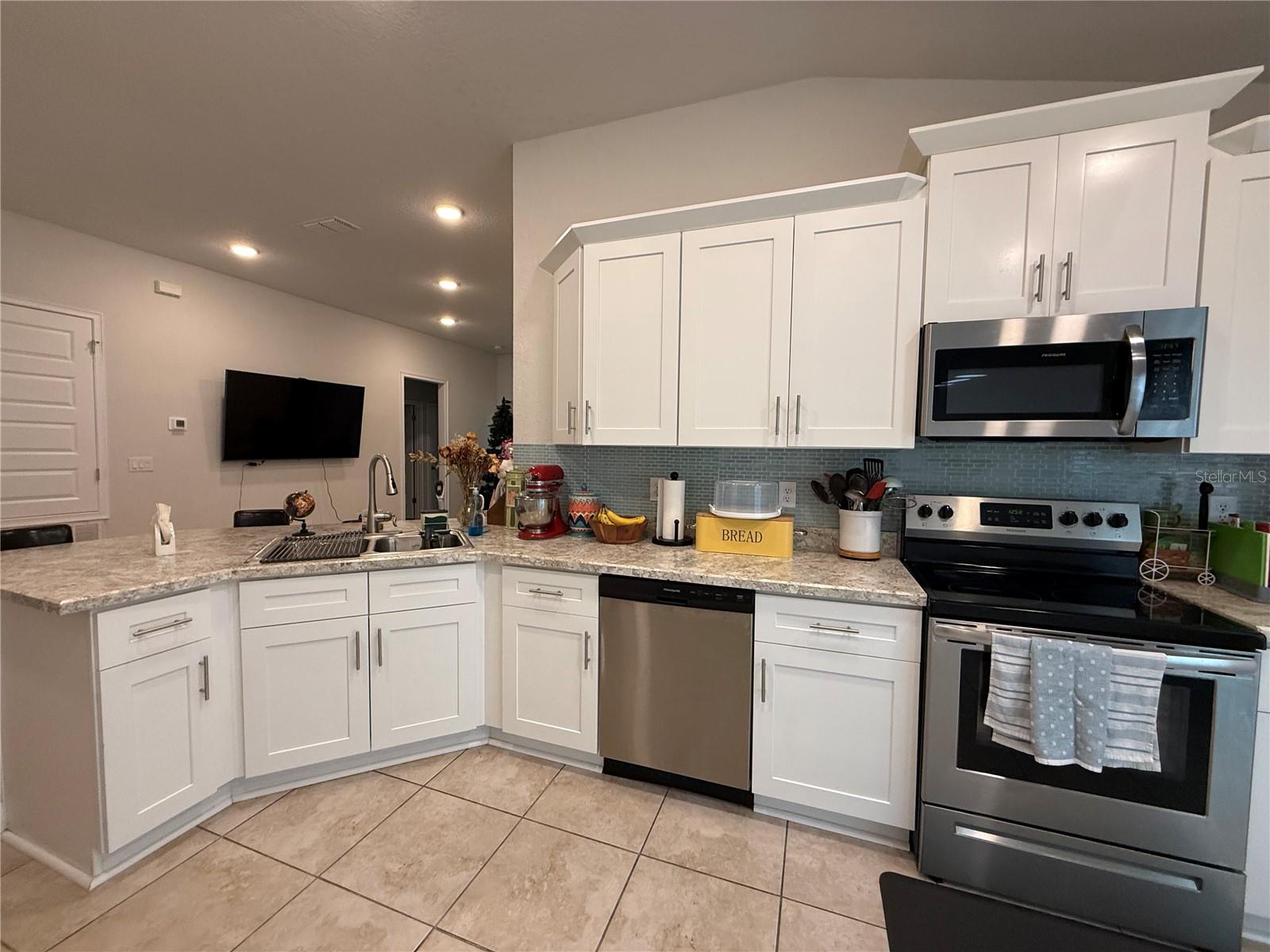 Image 51 of 53 For 14921 Tropical Violet Way