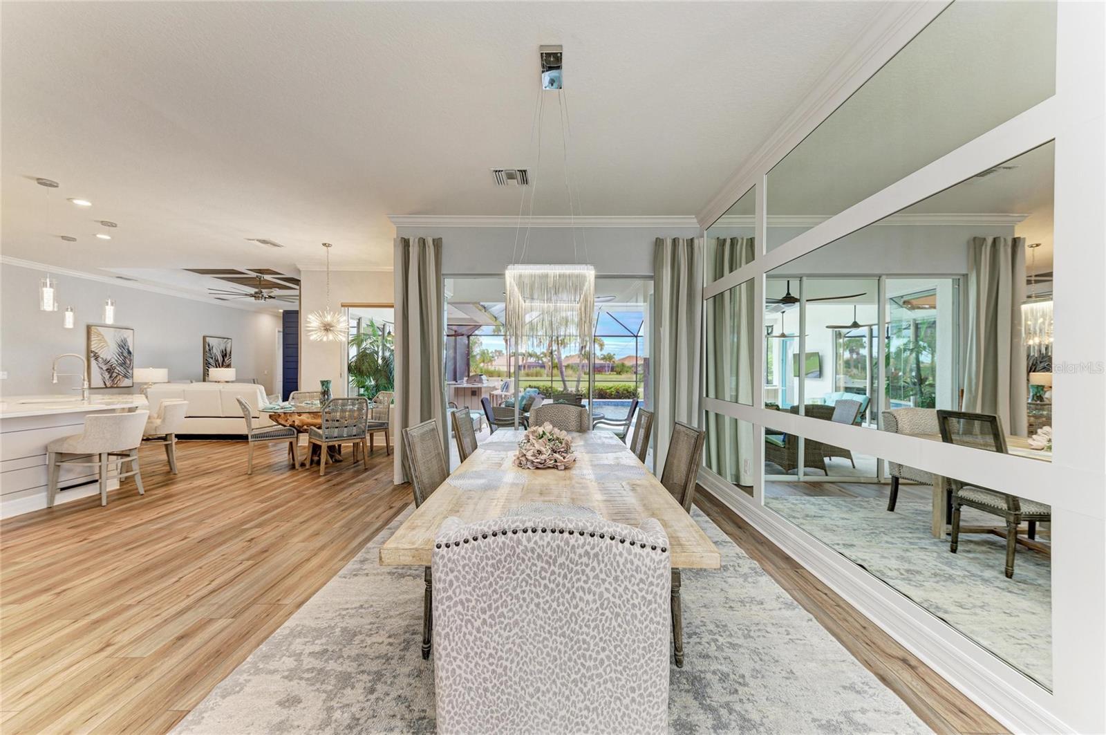 Image 14 of 93 For 8201 Heritage Grand Place