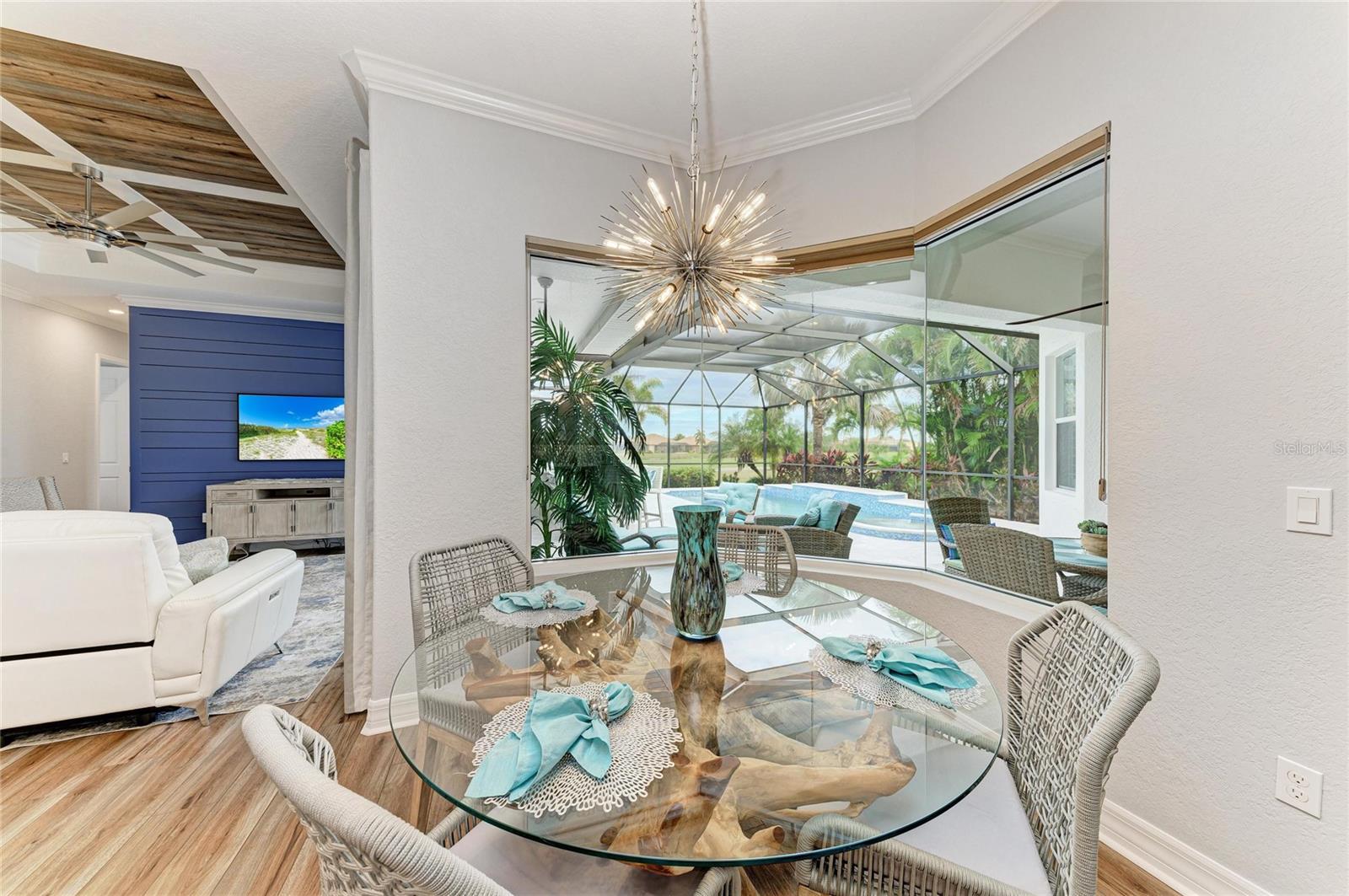 Image 26 of 93 For 8201 Heritage Grand Place