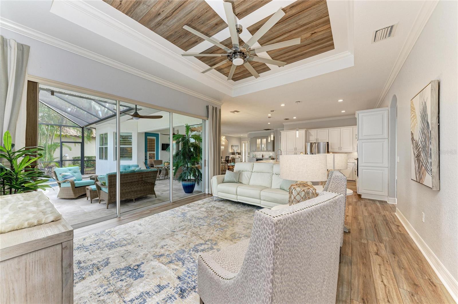 Image 29 of 93 For 8201 Heritage Grand Place