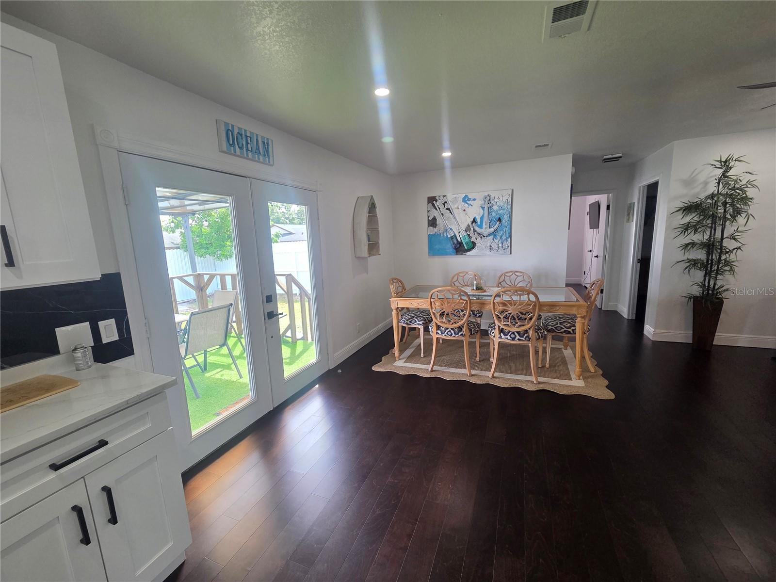 Image 21 of 31 For 4049 Ponea Drive