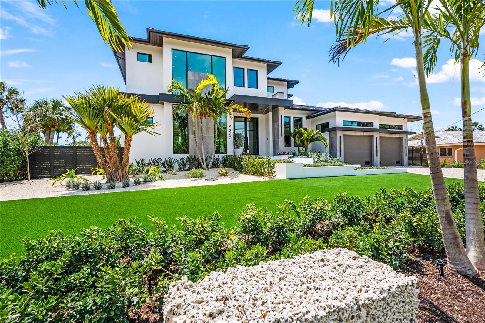 Image 4 of 97 For 5362 Shadow Lawn Drive