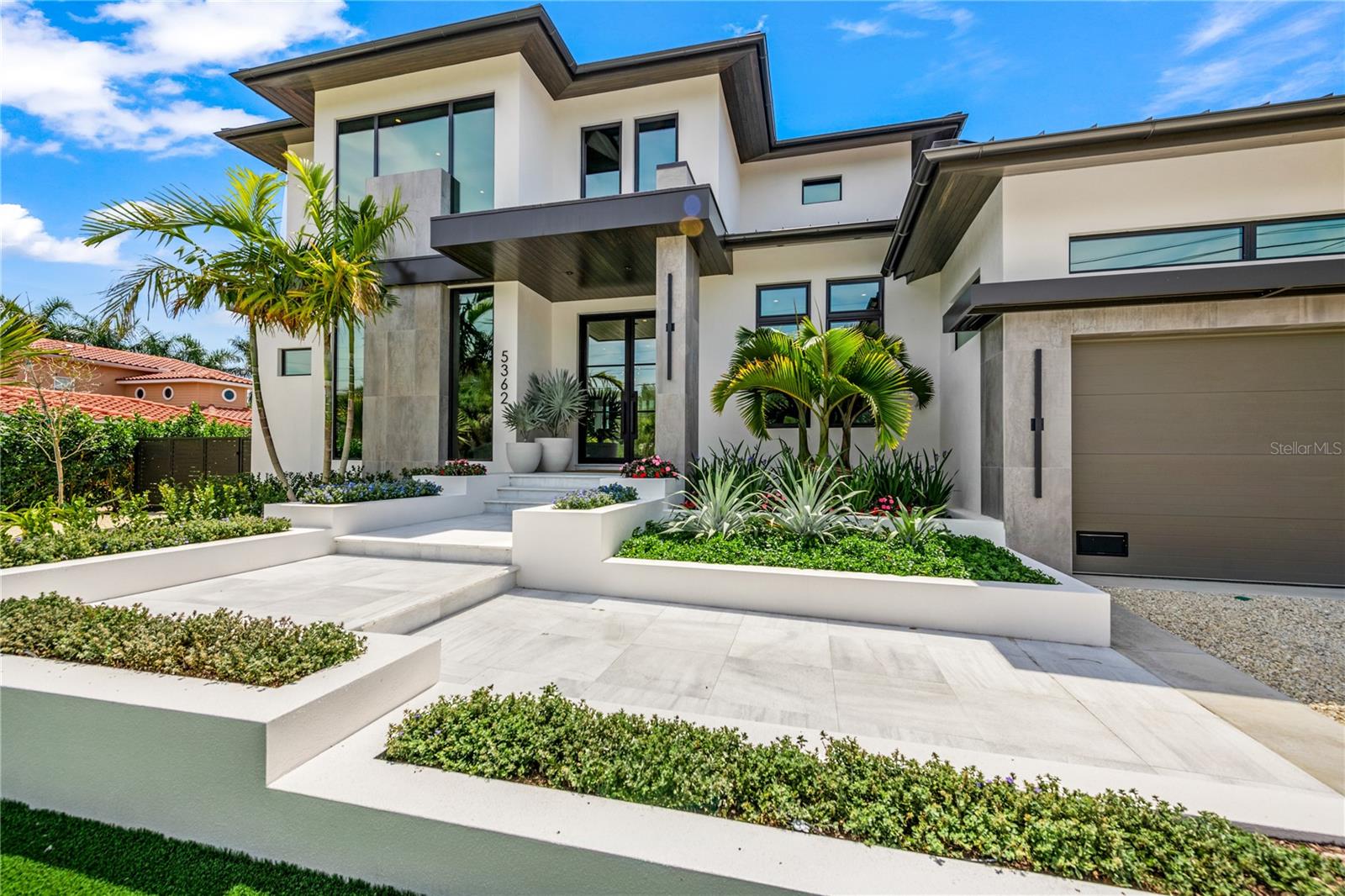 Image 5 of 97 For 5362 Shadow Lawn Drive