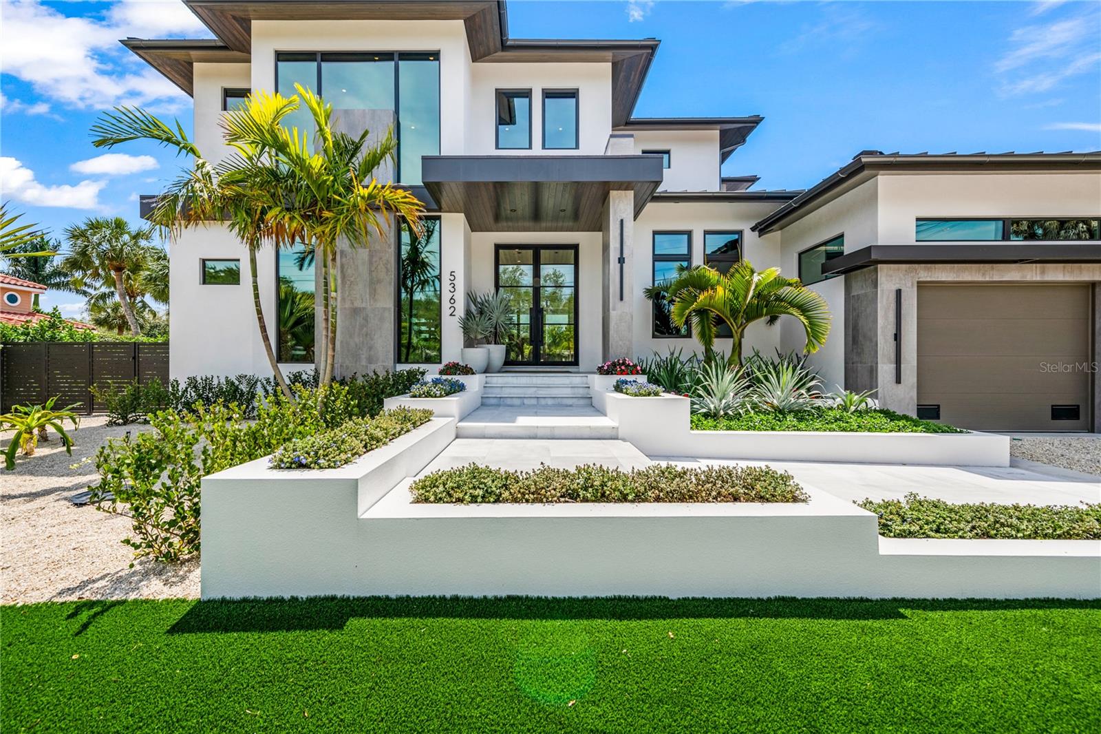 Image 6 of 97 For 5362 Shadow Lawn Drive