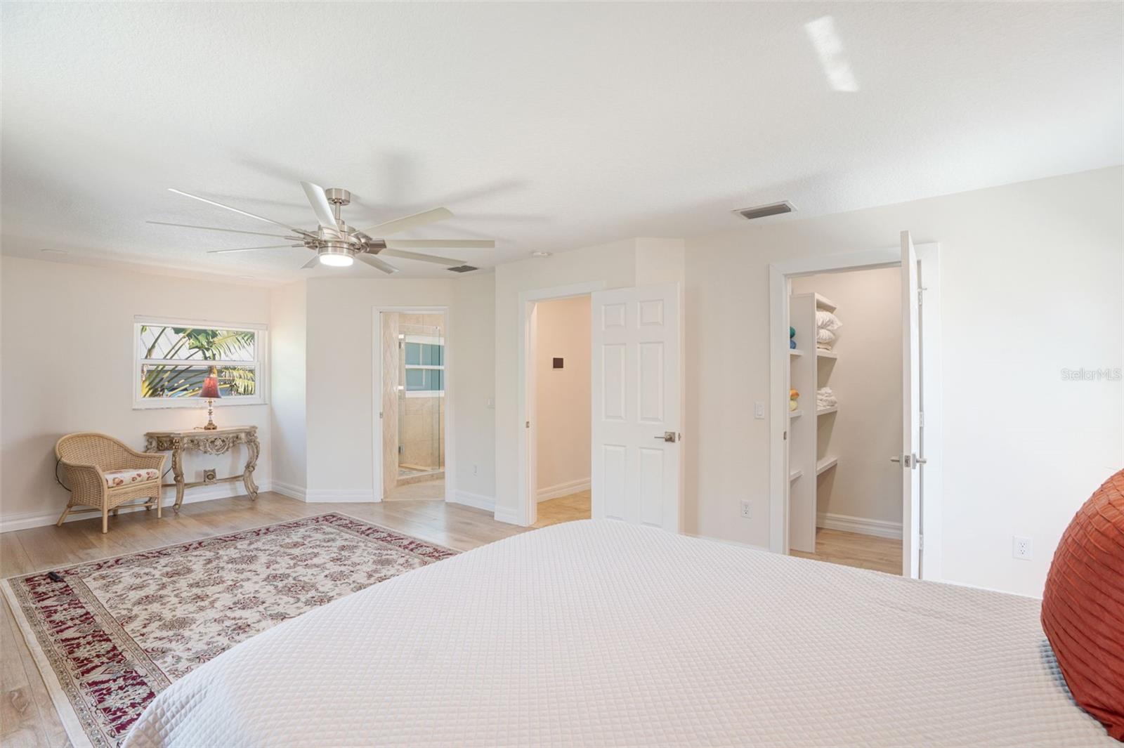 Image 13 of 60 For 38 Bay Street