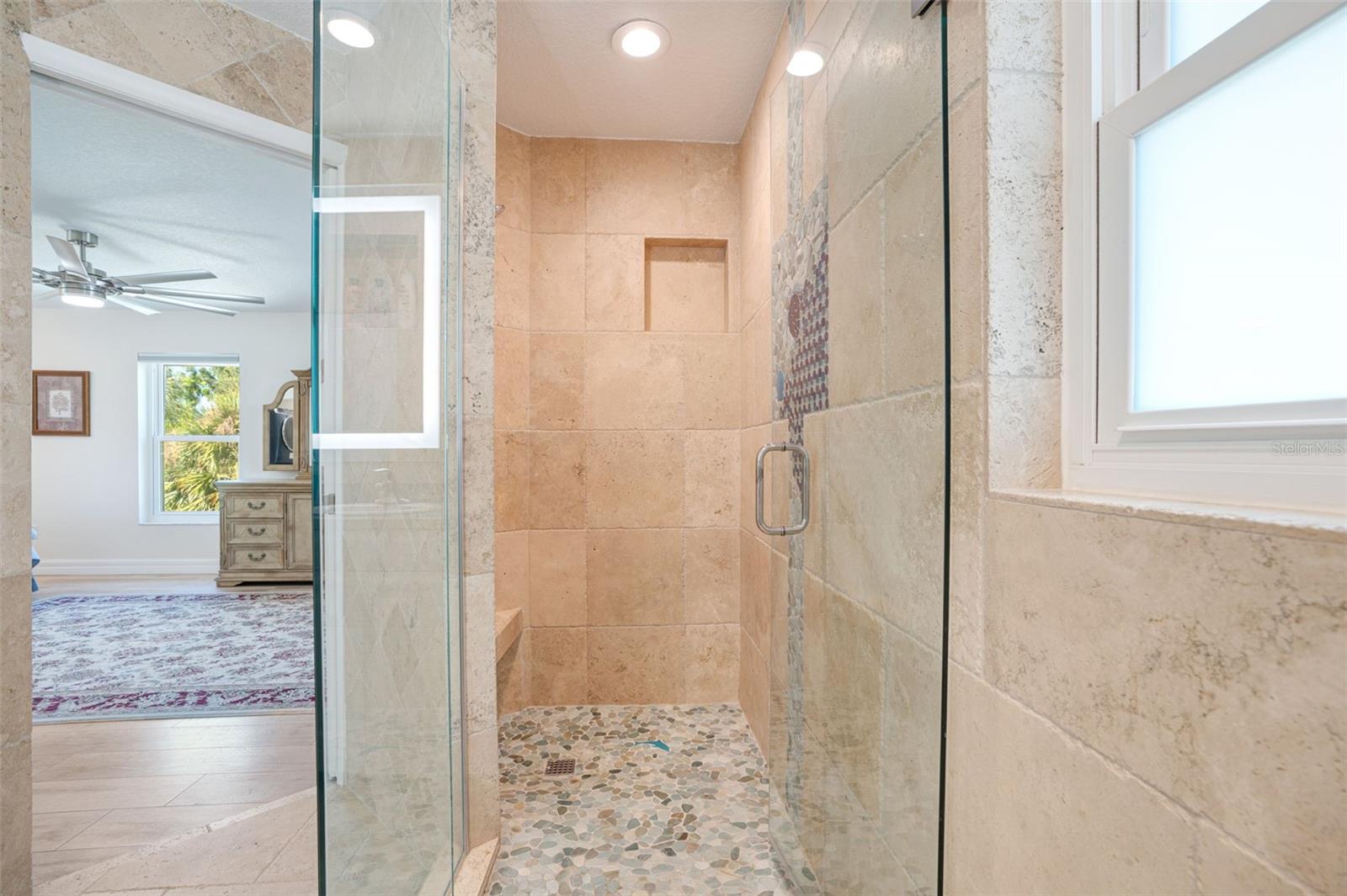 Image 16 of 60 For 38 Bay Street