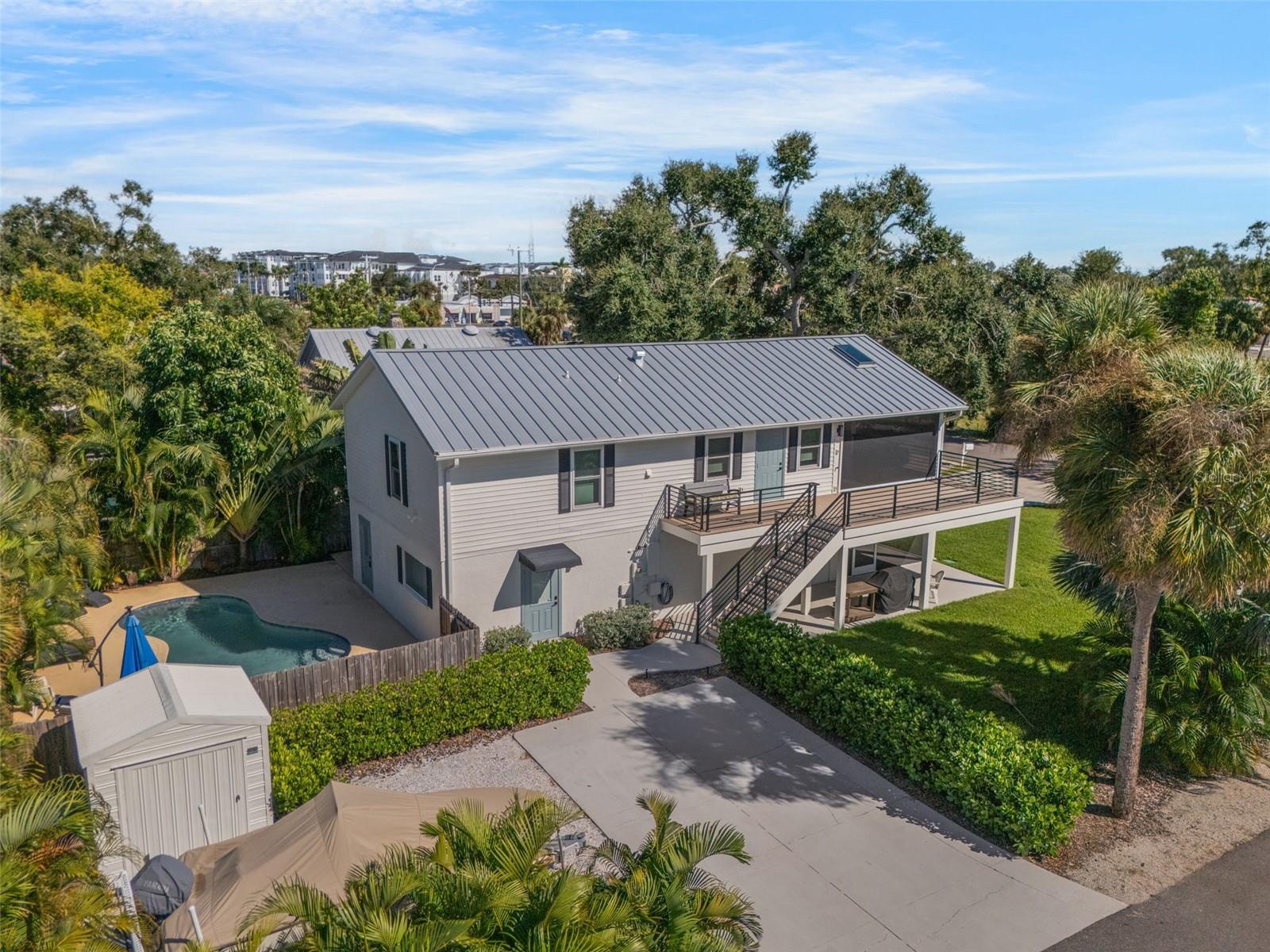 Image 2 of 60 For 38 Bay Street