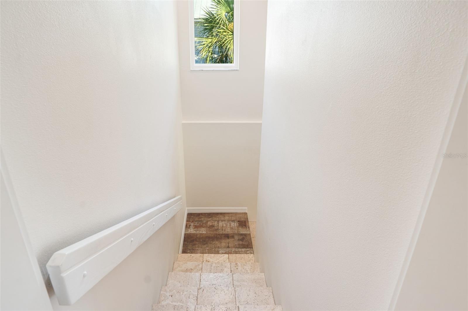 Image 23 of 60 For 38 Bay Street