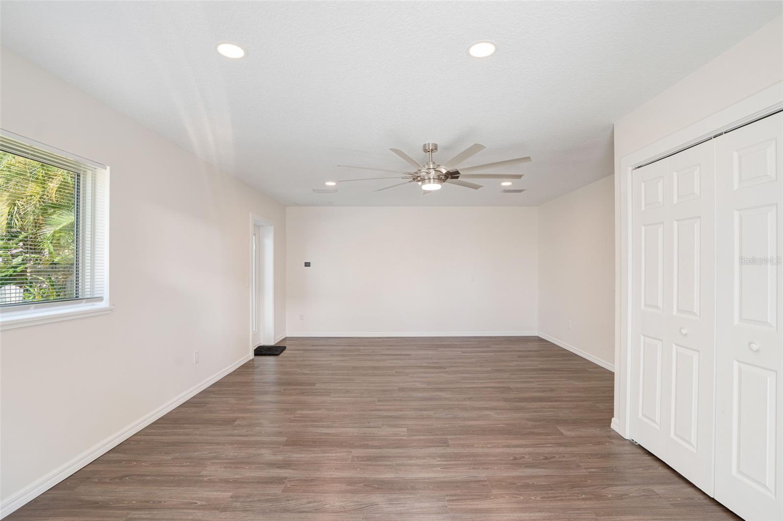 Image 25 of 60 For 38 Bay Street