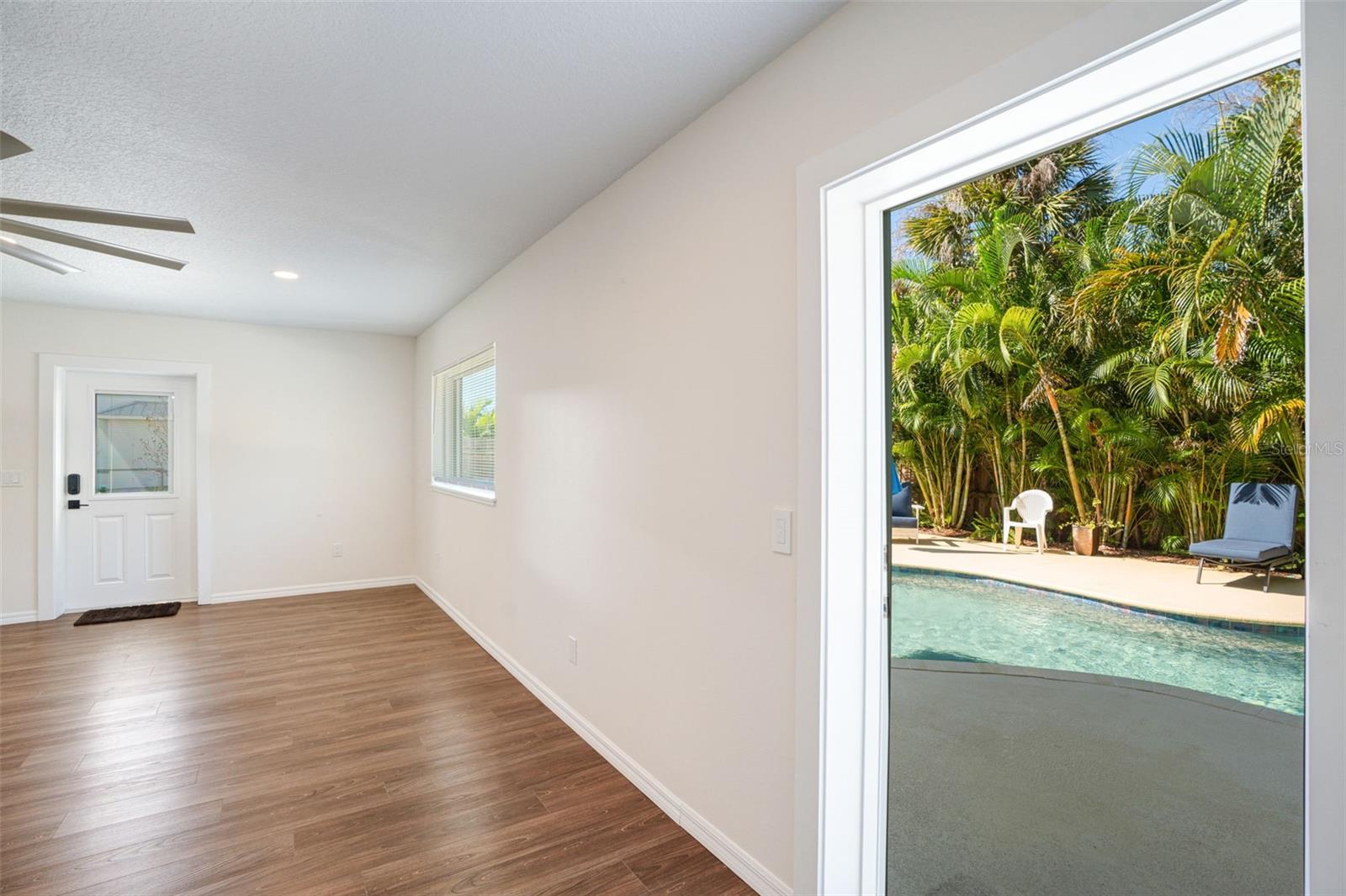 Image 26 of 60 For 38 Bay Street