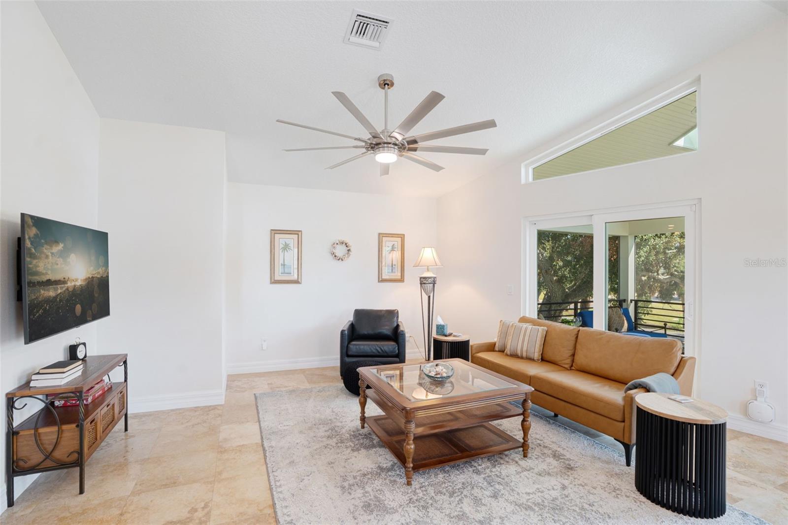 Image 4 of 60 For 38 Bay Street