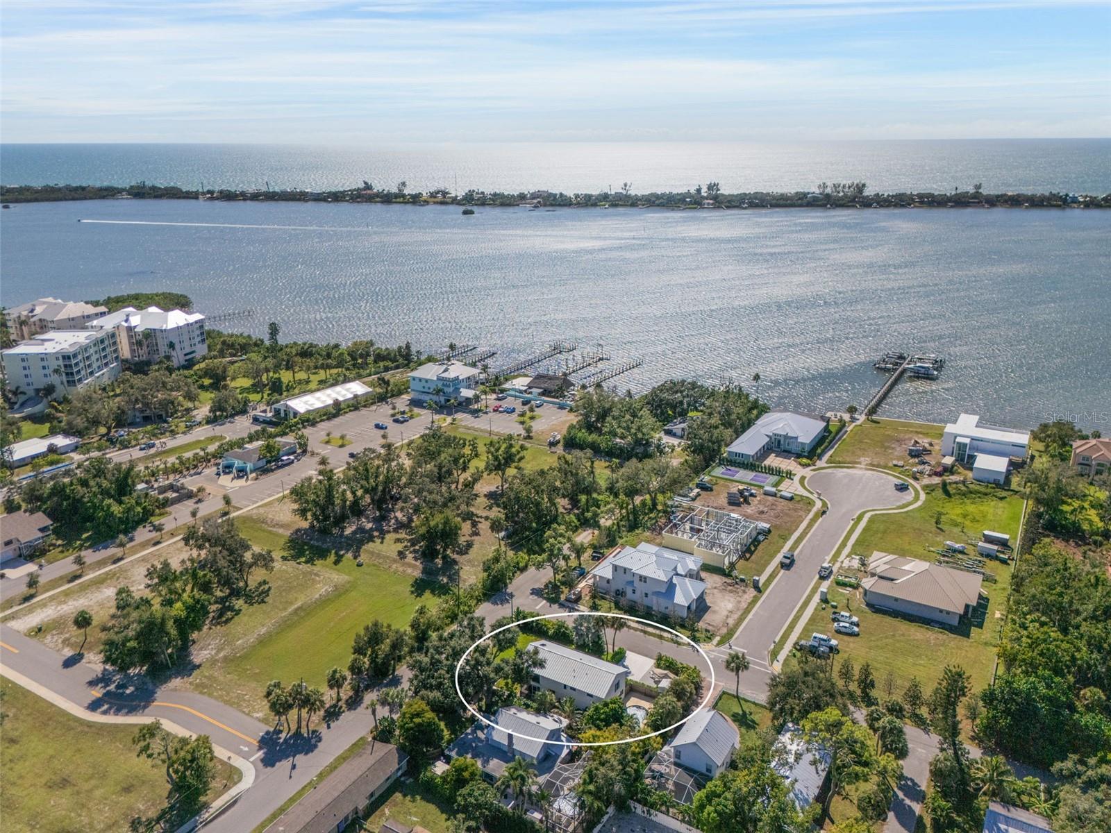 Image 47 of 60 For 38 Bay Street