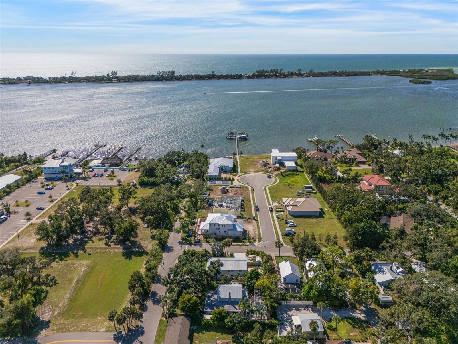 Image 52 of 60 For 38 Bay Street