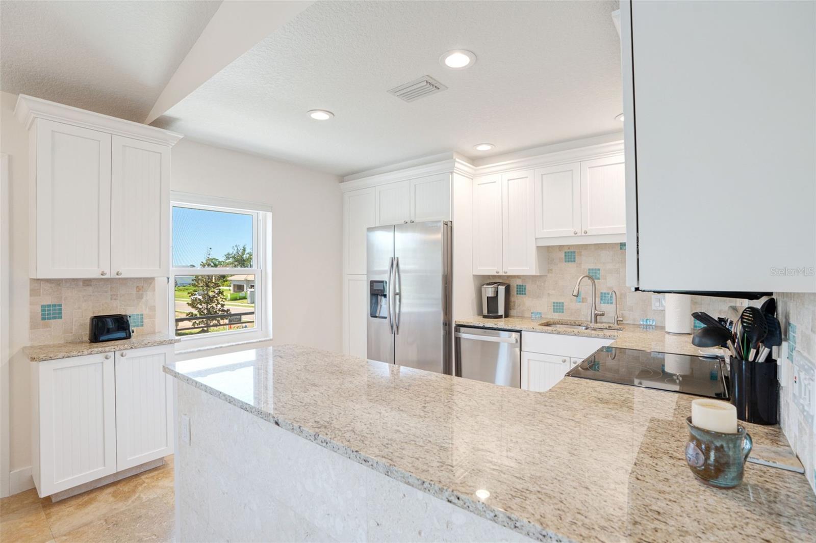 Image 9 of 60 For 38 Bay Street