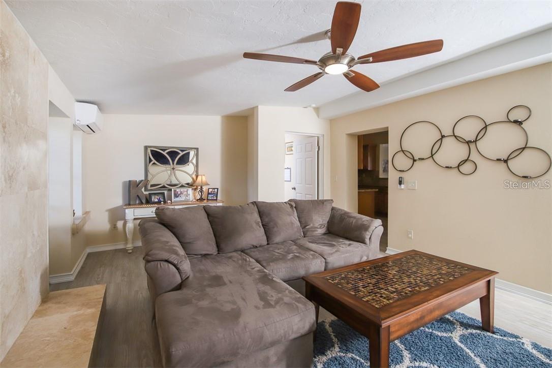 Image 16 of 49 For 2060 Sunnyside Place