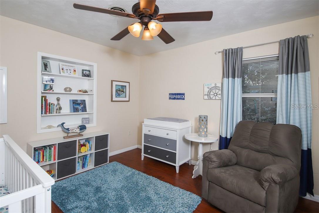 Image 32 of 49 For 2060 Sunnyside Place