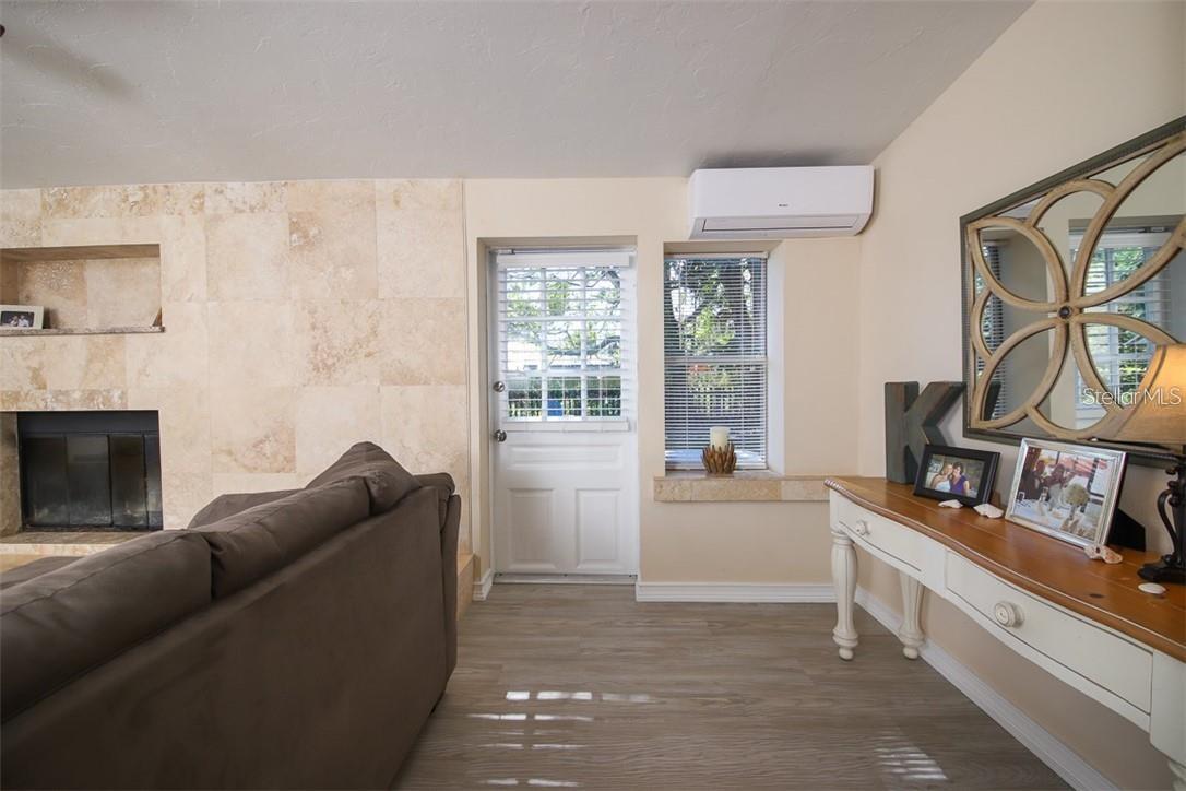 Image 34 of 49 For 2060 Sunnyside Place