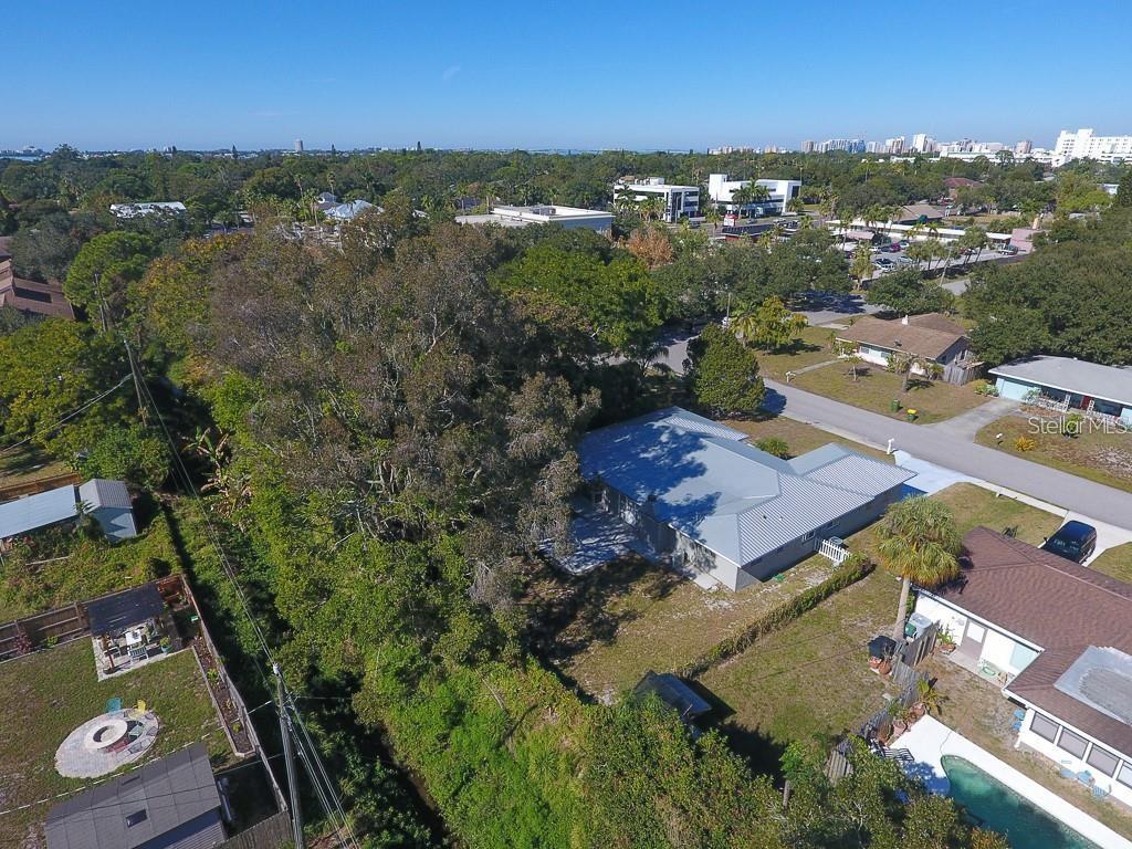 Image 46 of 49 For 2060 Sunnyside Place
