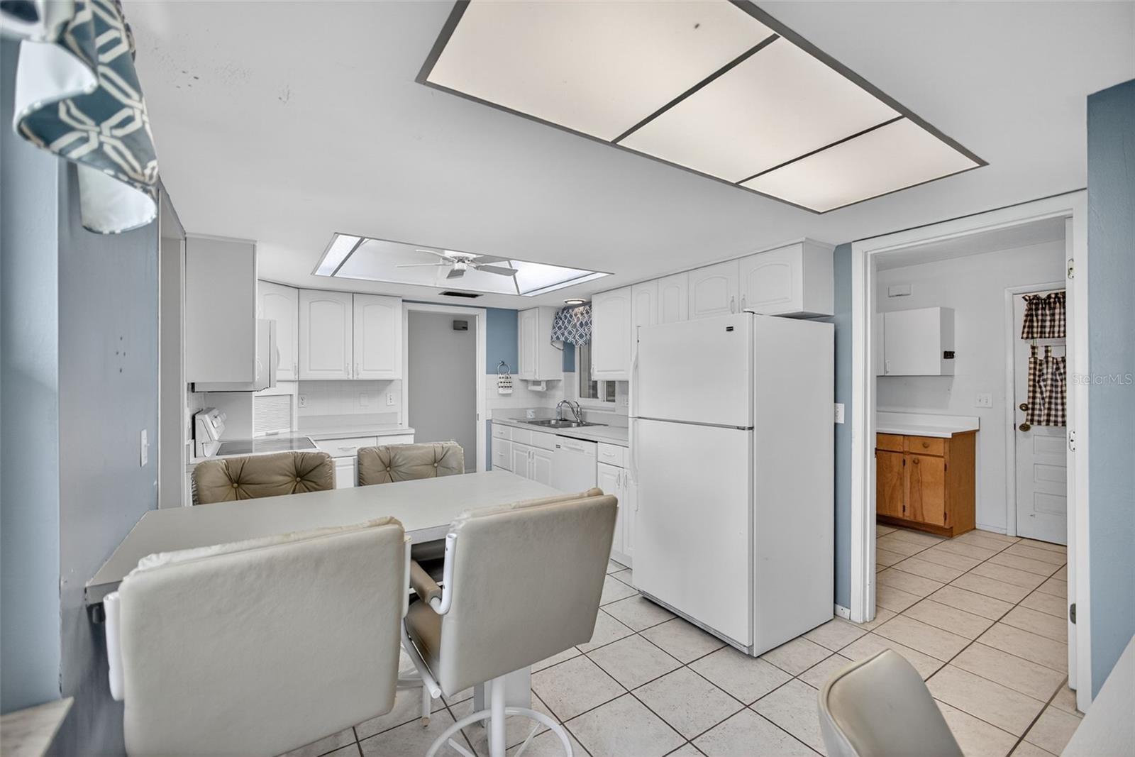 Image 14 of 45 For 6816 10th Avenue W