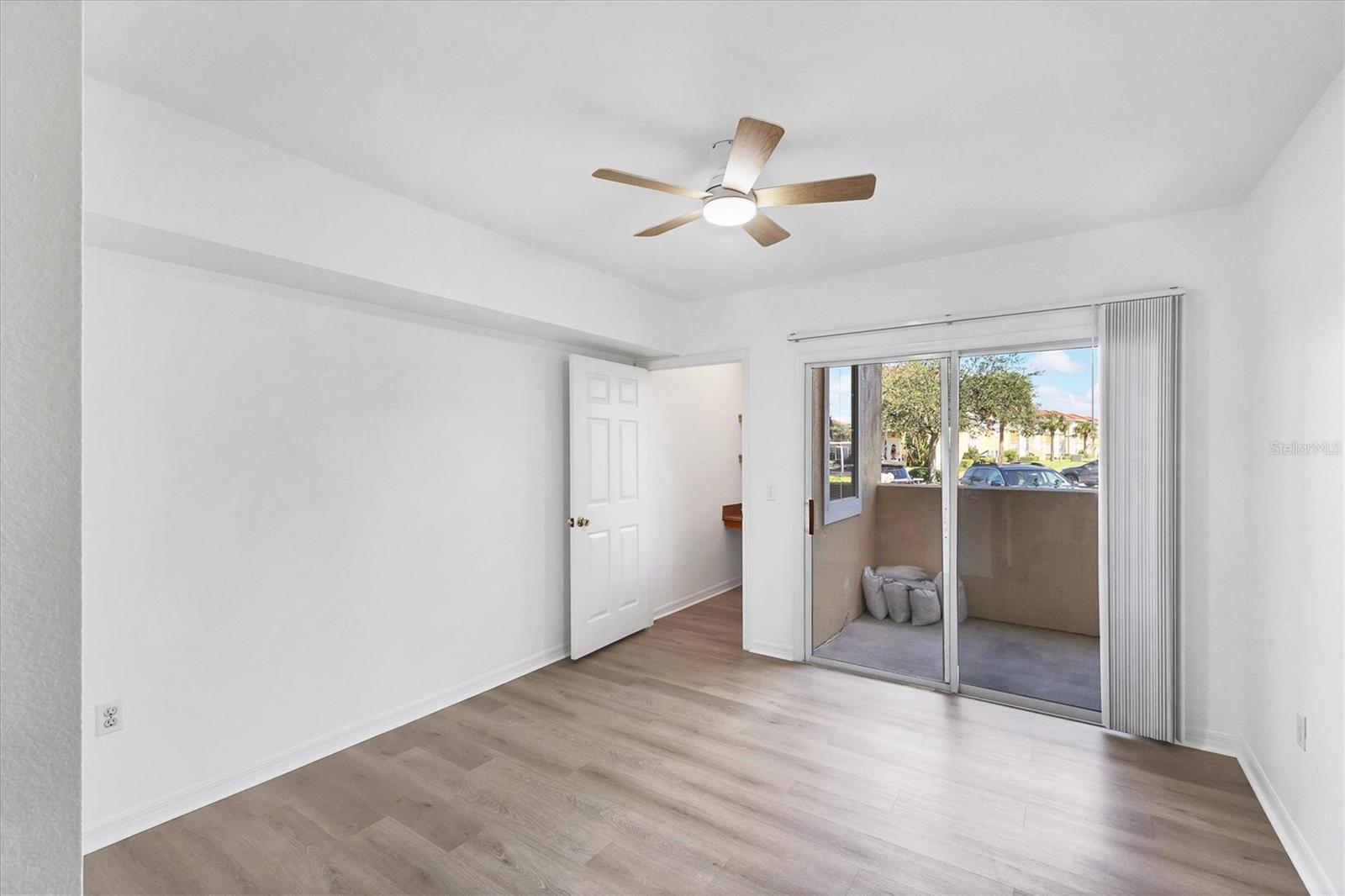 Image 14 of 46 For 1010 Villagio Circle 101