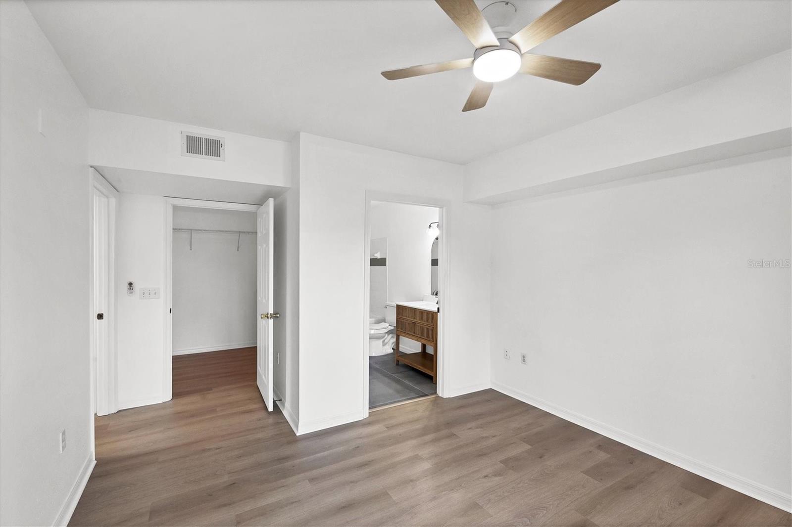Image 16 of 46 For 1010 Villagio Circle 101