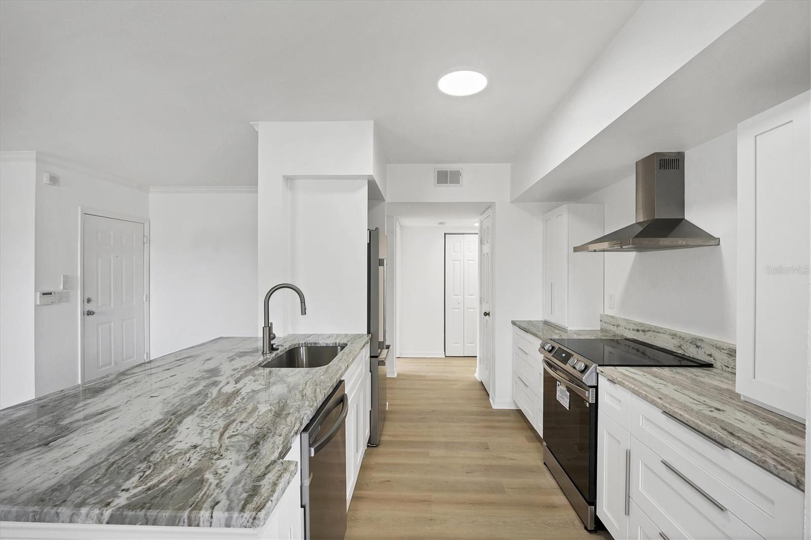Image 9 of 46 For 1010 Villagio Circle 101